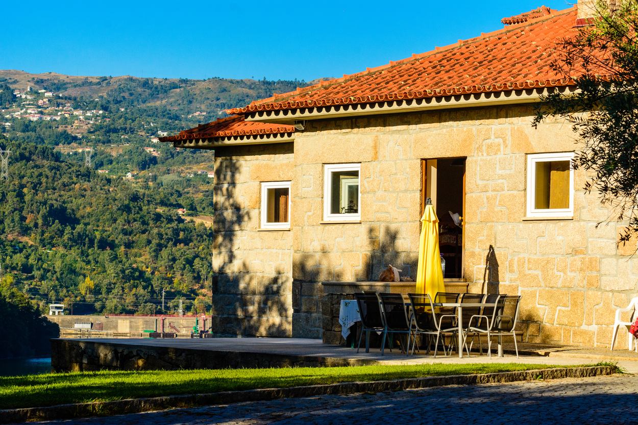 Casa do Olival — Esplanada com vista para o rio, Vale do Douro